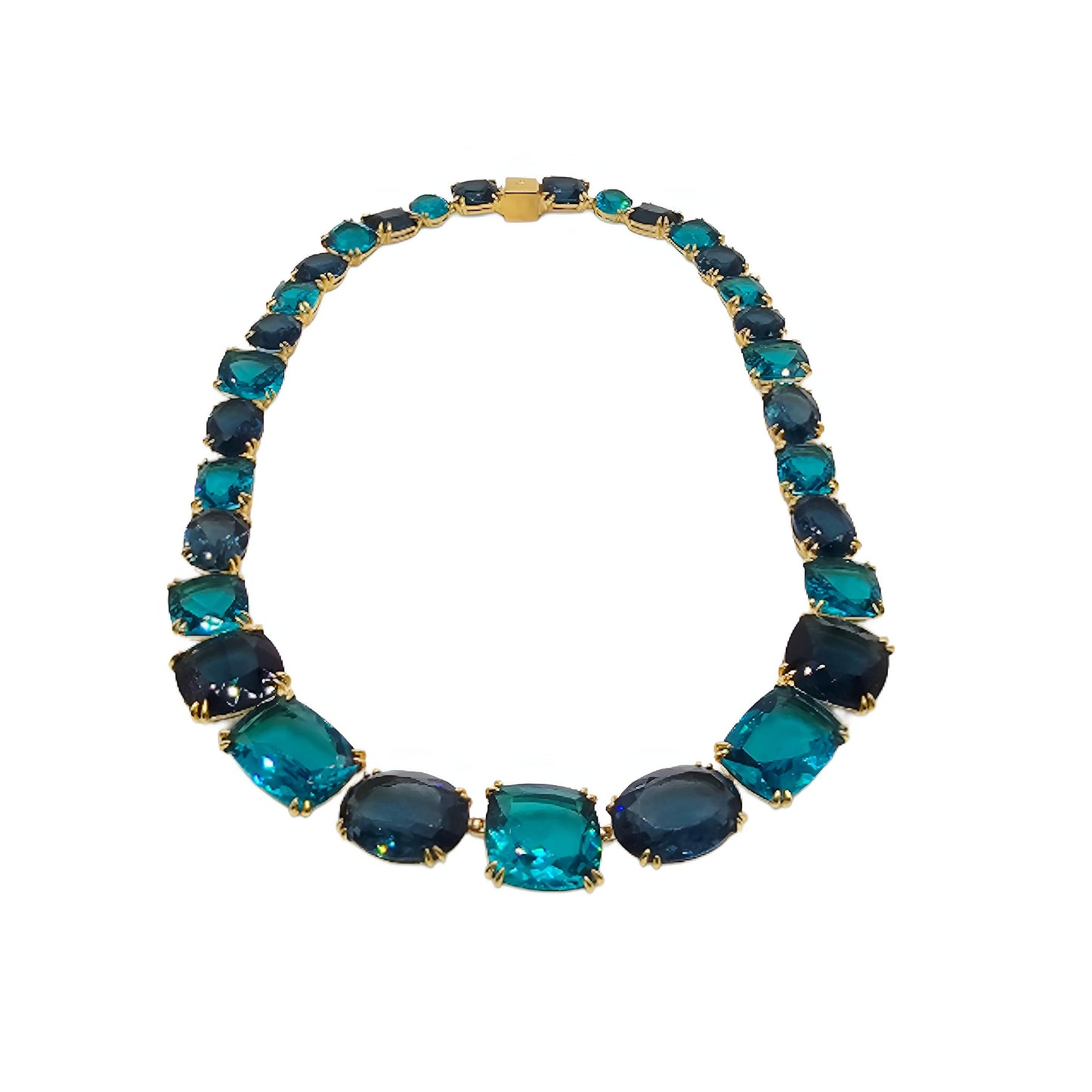 Exquisite Luxury Necklace Designed For Elegance And Timeless Sophistication.